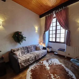 Appartement Un Studio, Histoire : Le Palais Gubernatis.